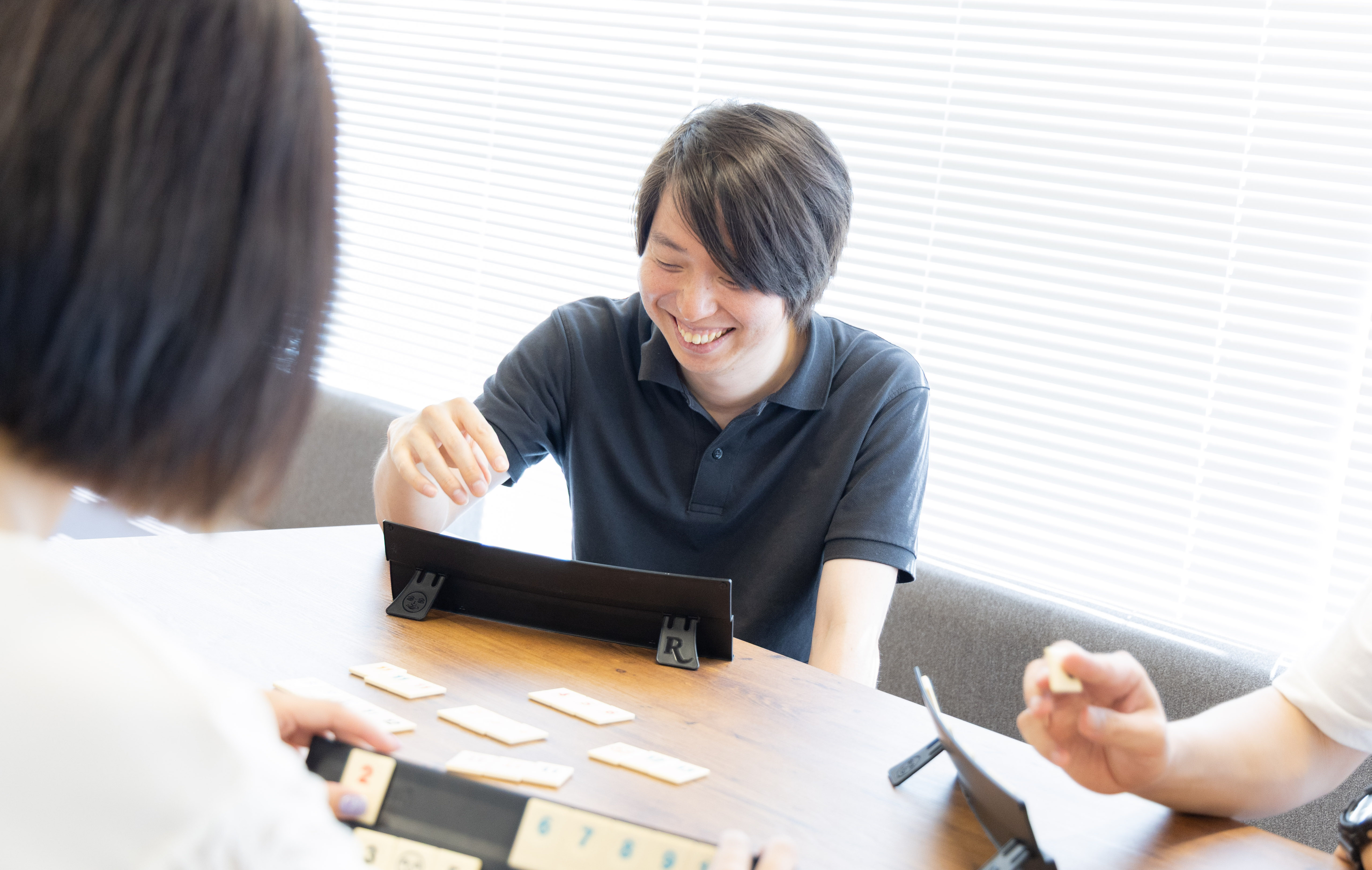 親子でラミィキューブを楽しむ様子